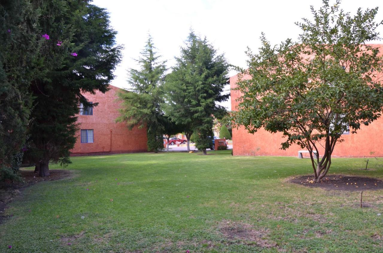 +MS +Fascinante Suite +Alberca y Jardines + Bernardo Quintana 18B Mendiola Exterior foto